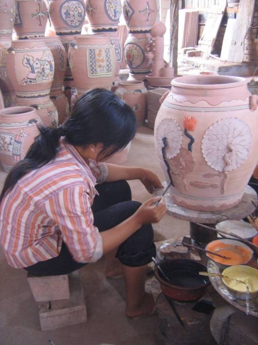  ຢ້ຽມຢາມໝູ່ບ້ານອາຊີບຜະລິດເຄື່ອງປັ້ນດິນເຜົາຟູ່ລ້າງ, ບັກນິງ - ảnh 3