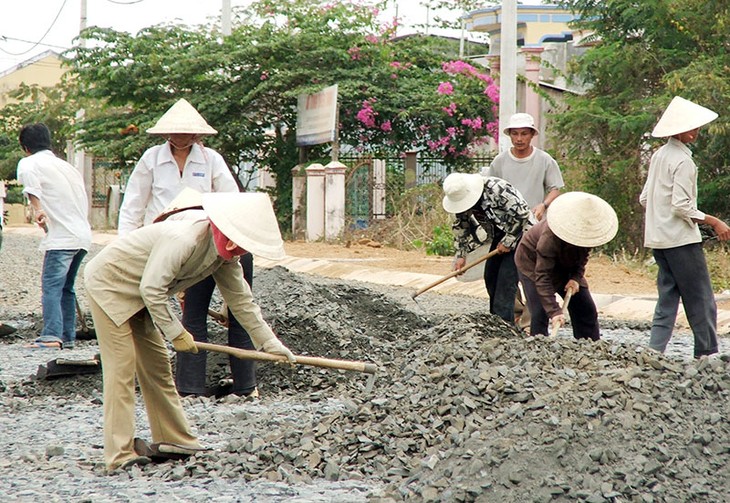 ສ້າງຄວາມເຫັນດີເຫັນພ້ອມ, ໃນການກໍ່ສ້າງຊົນນະບົດໃໝ່ຢູ່ເມືອງບູ່ດັງ, ແຂວງບິ່ງເຟືອກ - ảnh 1