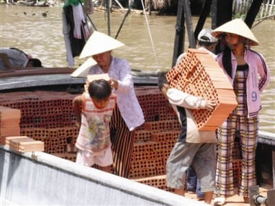 ສ້າງໂຄງການຫນູນຊ່ວຍກຳລັງຄວາມສາມາດປ້ອງກັນເຫດແລະຫລຸດຜ່ອນແຮງງານເດັກຢູ່ຫວຽດນາມ - ảnh 1