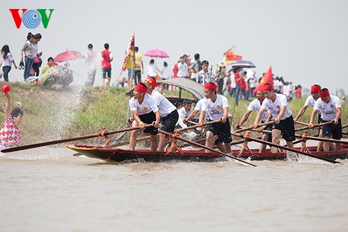 ບຸນ​ຊ່ວງ​ເຮືອ​ຢູ່​ບ້ານ​ແຮ່ງ​ເຈື້ອງ, ເມືອງຊວນ​ເຈື​່ອງ,ແຂວງ​ນາມດິ້ງ - ảnh 5