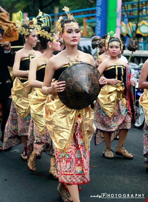 ຜ້າ Batik ສິລະປະພື້ນເມືອງຂອງ ອິນໂດເນເຊຍ - ảnh 2