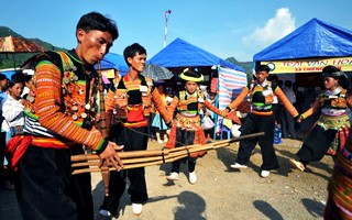 ຄົ້ນຫາຕະຫລາດນັດເຂດພູສູງຮ່າຢາງ - ảnh 3