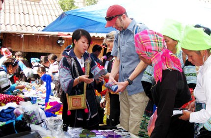 ກໍ່ສ້າງລາວກາຍໃຫ້ກ່າຍເປັນໃຈກາງທ່ອງທ່ຽວທຳມະຊາດແລະວັດທະນະທຳເຂດພູດອຍໃຫຍ່ກວ່າໝູ່ຢູ່ຫວຽດນາມ - ảnh 1