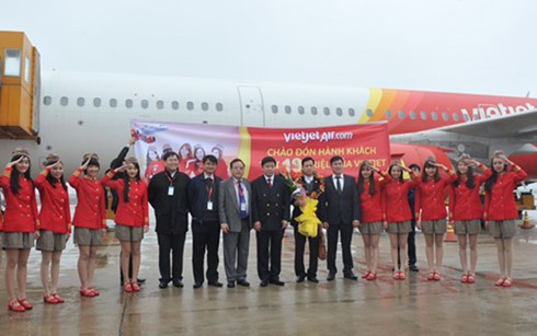 ບໍລິສັດການບິນVietjetຍິນດີຕ້ອນຮັບຜູ້ໂດຍສານພິເສດຄົນທີ19ລ້ານ - ảnh 1