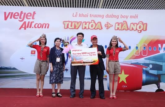 Vietjet Air ເປີດສາຍການບິນຕູຍຮ່ວາ-ຮ່າໂນ້ຍແລະກົງກັນຂ້າມ - ảnh 1