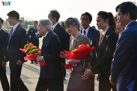 ພະເຈົ້າຈັກກະພັດ Akihito ແລະ ພະມະເຫສີ ຍີ່ປຸ່ນຢ້ຽມຢາມລາດຊະວັງເຫ້ວ - ảnh 1