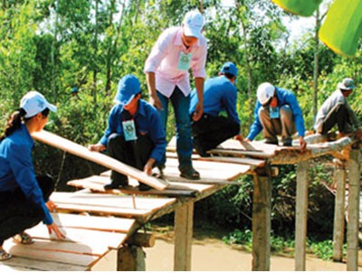 Junge Akademiker geben Impulse für entlegene Regionen - ảnh 1