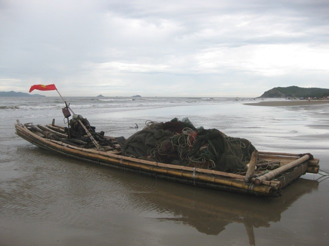 Das Alltagsleben der Fischer am Strand von Hai Hoa in der Provinz Thanh Hoa - ảnh 15