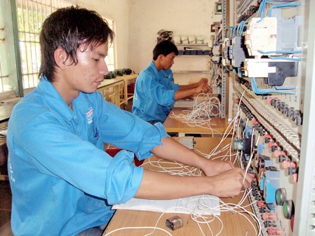 Frankreich unterstützt Fachhochschulen in Vietnam - ảnh 1