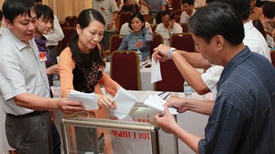 Abgeordnete bewerten Regeln über Vollstreckung von Zivilurteilen - ảnh 1