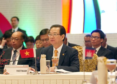 Premierminister Nguyen Tan Dung trifft Indiens Premierminister Manmohan Singh - ảnh 1