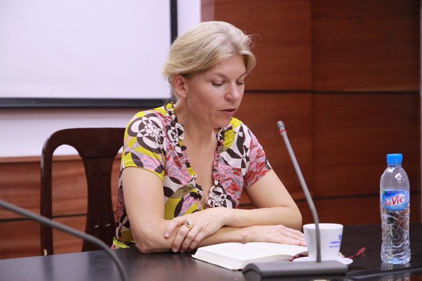 Roman “Der Geschmack von Apfelkernen” zum ersten Mal in Vietnam vorgestellt - ảnh 1