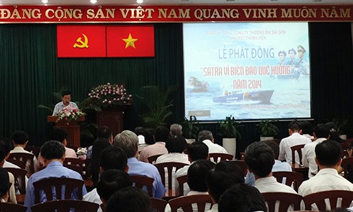 Unternehmen unterstützen Fischer beim Fischfang - ảnh 1