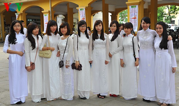 Ao Dai ehrt die Schönheit der vietnamesischen Frauen - ảnh 3