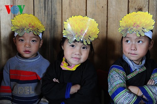 Ein junger Erzieher im Kindergarten im Bergkreis Mu Cang Chai - ảnh 6