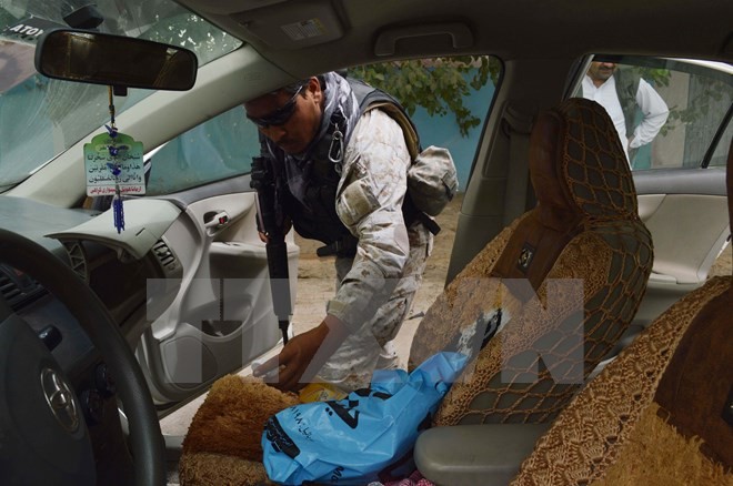 Duzende Tote bei Bombenanschlag in Afghanistan - ảnh 1