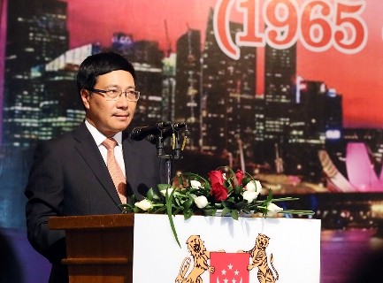 Feier zum 50. Nationalfeiertag Singapurs in Hanoi - ảnh 1