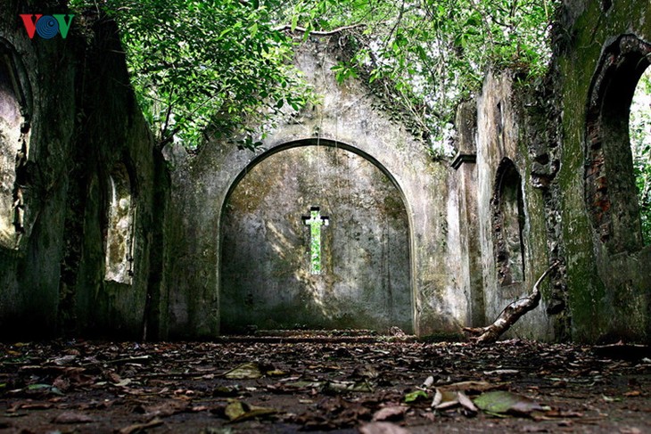 Die einzigartige Architektur der Kirchen im ganzen Land - ảnh 15