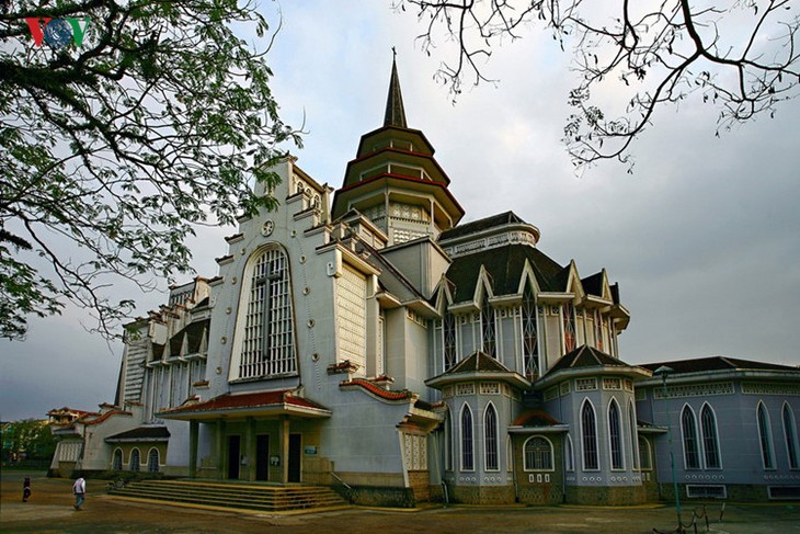 Die einzigartige Architektur der Kirchen im ganzen Land - ảnh 6