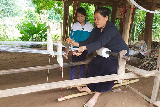 Moc Chau bewahrt Brokat-Weberei - ảnh 2