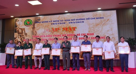 Treffen der ehemaligen jugendlichen Freiwilligen Vietnams - ảnh 1