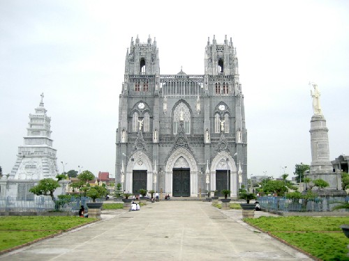 Kirche Phu Nhai, eines der vier Basilika minor in Vietnam - ảnh 1