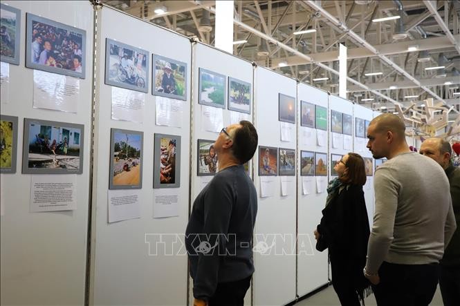 Programm „Vietnam in Deutschland” während der Frühjahrsausstellung in Augsburg - ảnh 1