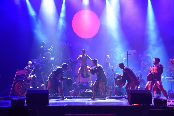 Wettbewerb für traditionelle Musikinstrumente ehrt die Volkskultur - ảnh 1