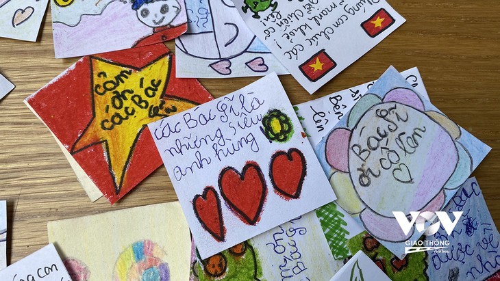 Liebesbotschaften von Kindern an die Front gegen die Epidemie - ảnh 6