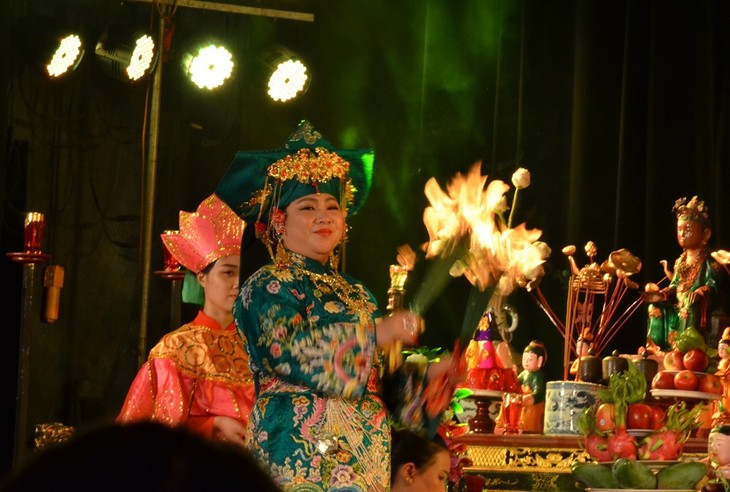 Ausstellung über den Ahnenkult der Muttergöttinnen der Vietnamesen  - ảnh 1