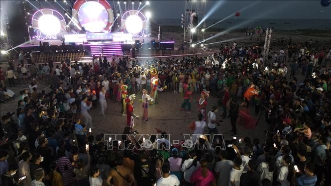Mehr als 10.000 Touristen nehmen an Sommerprogramm in Ba Ria-Vung Tau teil - ảnh 1