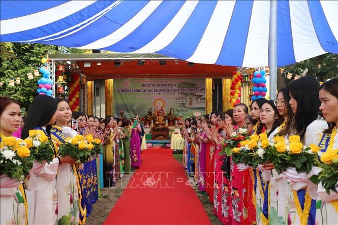 Das Vulan-Fest und Richtfest der Gebetshalle in der Phuc Lam-Pagode in Potsdam - ảnh 1