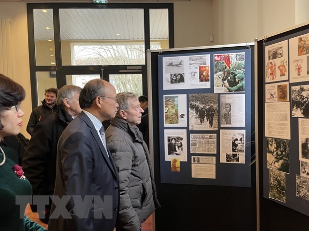 Buchausgabe über das Pariser Abkommen in Verrières-le-Buisson - ảnh 1