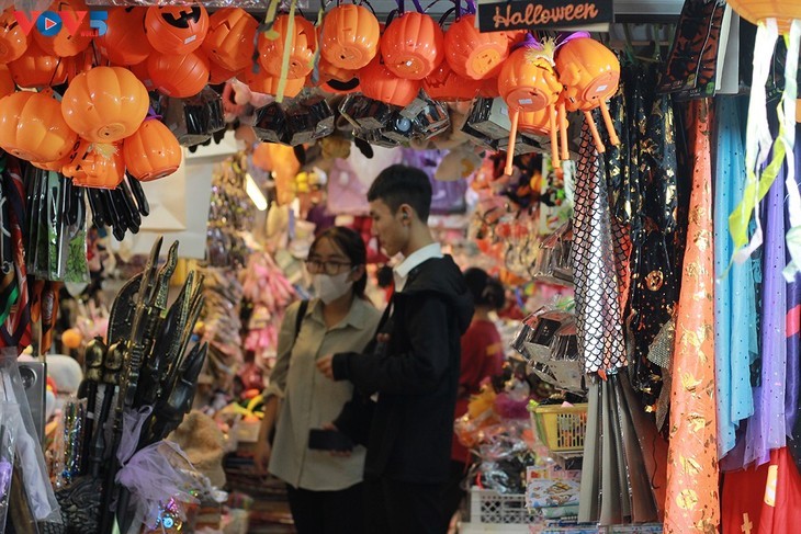 Hanoi steht im Zeichen von Halloween - ảnh 12