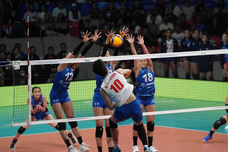 Das Frauen-Volleyballteam Vietnams kommt zum ersten Mal ins Halbfinale des FIVB Challenger Cups - ảnh 1