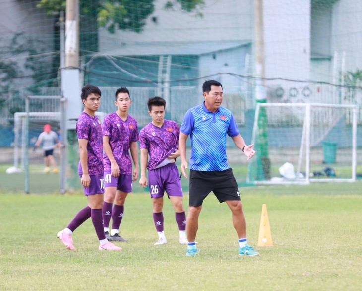 U19 Vietnam nimmt an der U19-Fußball-Südostasien-Meisterschaft 2024 in Indonesien teil - ảnh 1