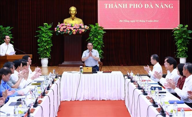 Premierminister Pham Minh Chinh trifft sich mit den Verwaltern der Stadt Da Nang  - ảnh 1