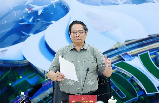 Premierminister Pham Minh Chinh: Flughafen Long Thanh soll Ende nächsten Jahres fertig gebaut werden - ảnh 1