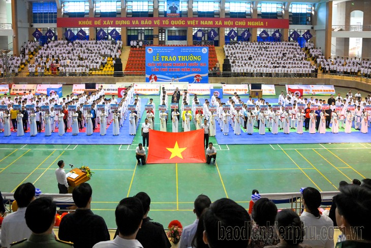 Das 33. nationale Karate-Turnier in der Provinz Dien Bien - ảnh 1