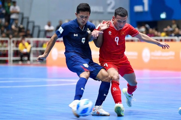 Vietnams Futsal-Team besiegt Thailand - ảnh 1