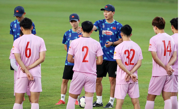 Das vietnamesische Fußballteam wird drei Freundschaftsspiele in Südkorea führen - ảnh 1