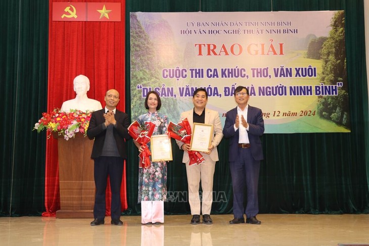 Literatur und Kunst tragen zur Ehrung und Fortsetzung des Kulturerbes - ảnh 1