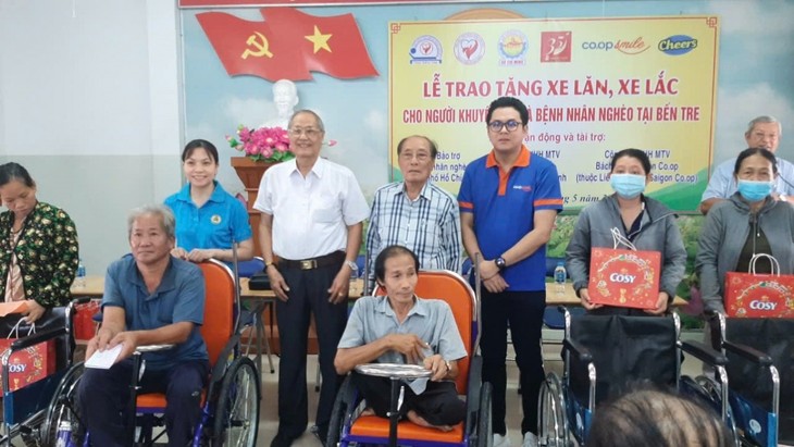 Parteimitglieder engagieren sich für soziale Arbeit - ảnh 2