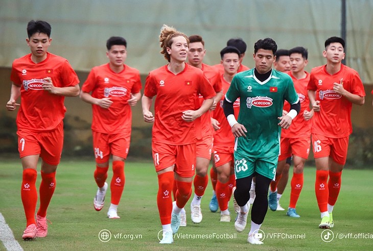 Freundschaftsspiel zwischen U22-Fußballmannschaften Vietnams und Taiwans - ảnh 1