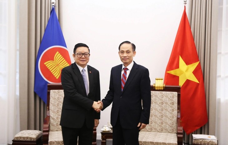 ASEAN-Generalsekretär: Vietnam ist zu einem Vorbild für nachhaltige Entwicklung geworden - ảnh 1