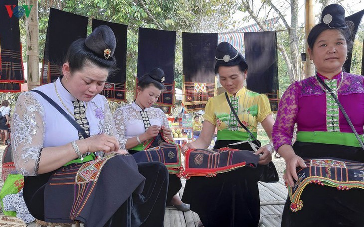 Le foulard Piêu des Thai - ảnh 4