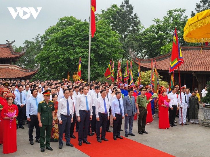 Cérémonie de culte en l’honneur des ancêtres nationaux Lac Long Quân et Au Co - ảnh 1