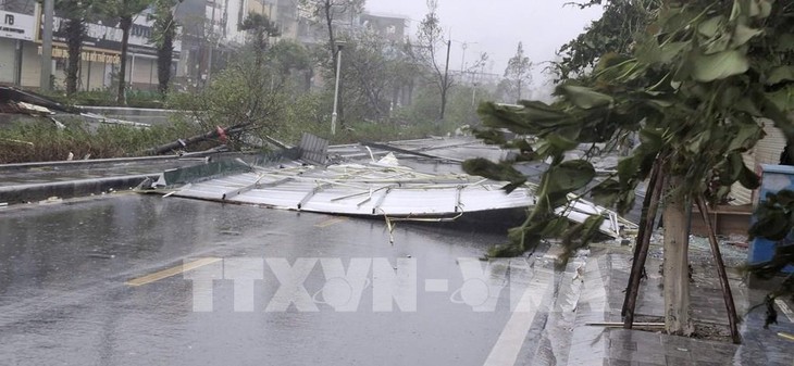 Le typhon Yagi a dévasté de nombreuses localités avant de se transformer en dépression tropicale - ảnh 1