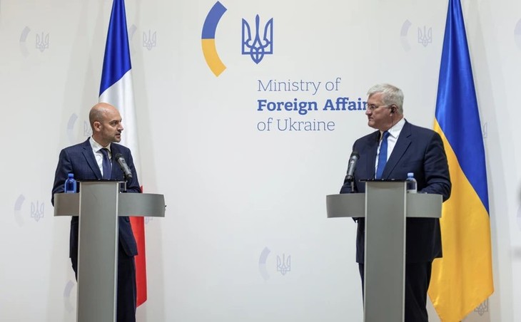 Le ministre français des Affaires étrangères en faveur de l'adhésion de l'Ukraine à l'OTAN - ảnh 1