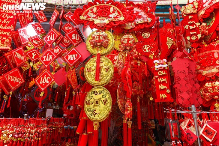 La magie du Têt sur la rue Hàng Ma: décorations et traditions en fête - ảnh 9